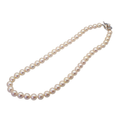 Tasaki pearl necklace featuring 8-8.5mm pearls on a 45cm chain
