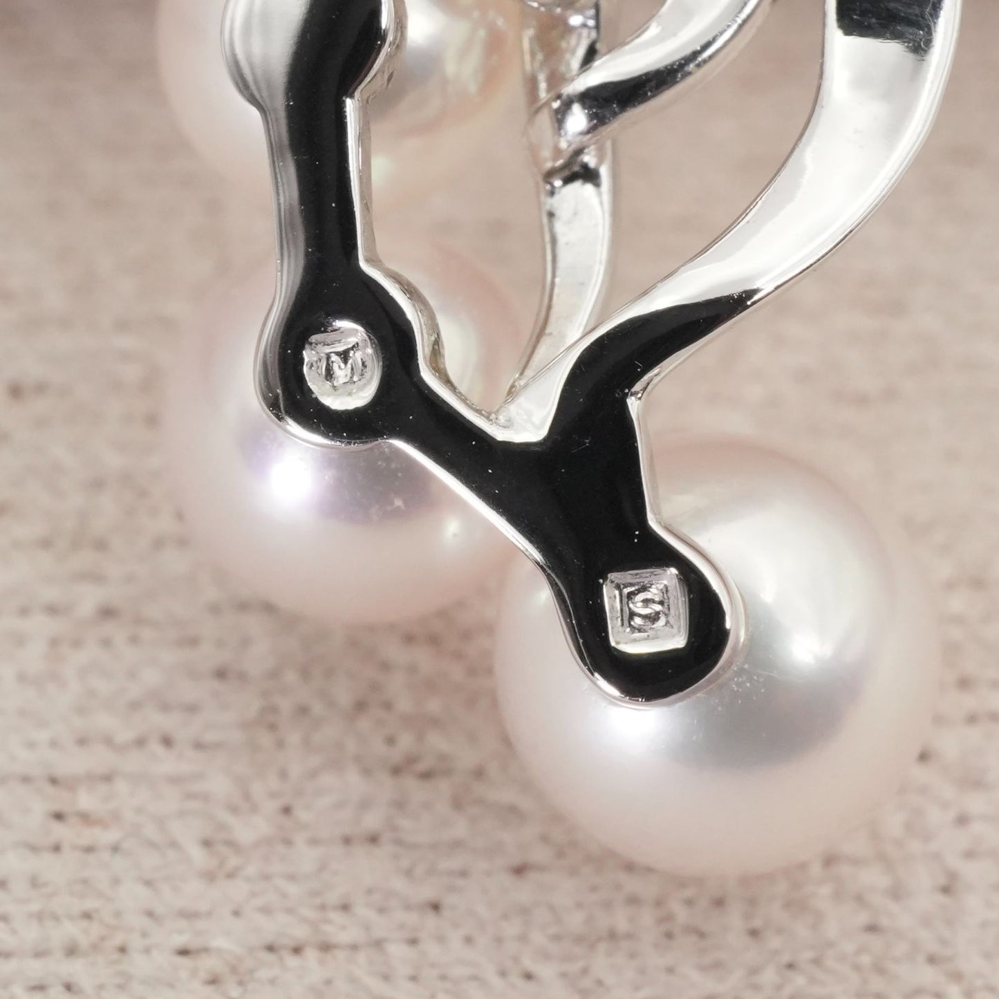 Mikimoto baby pearl silver necklace model 26-0306 with delicate silver chain and lustrous pearl pendant