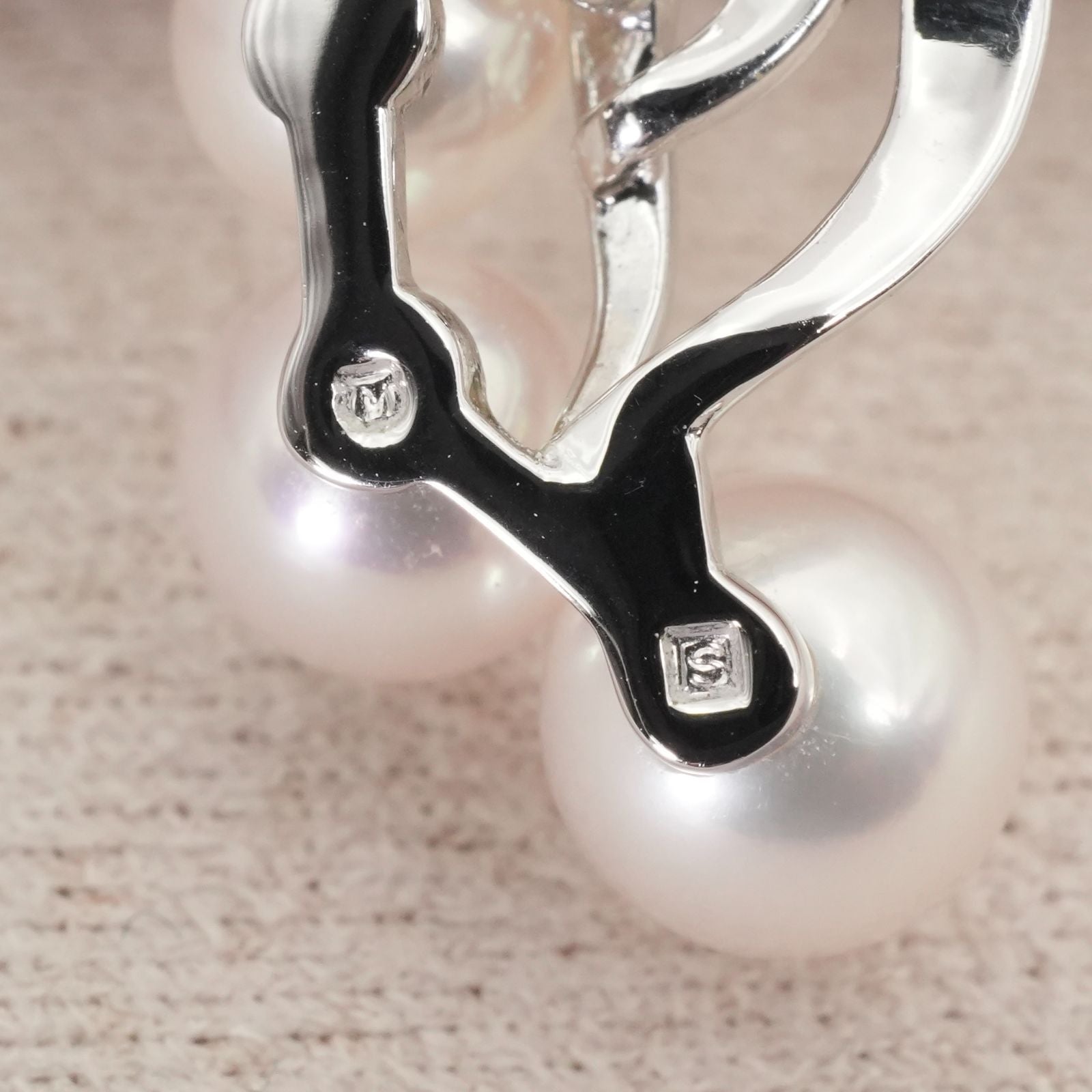 Mikimoto baby pearl silver necklace model 26-0306 with delicate silver chain and lustrous pearl pendant