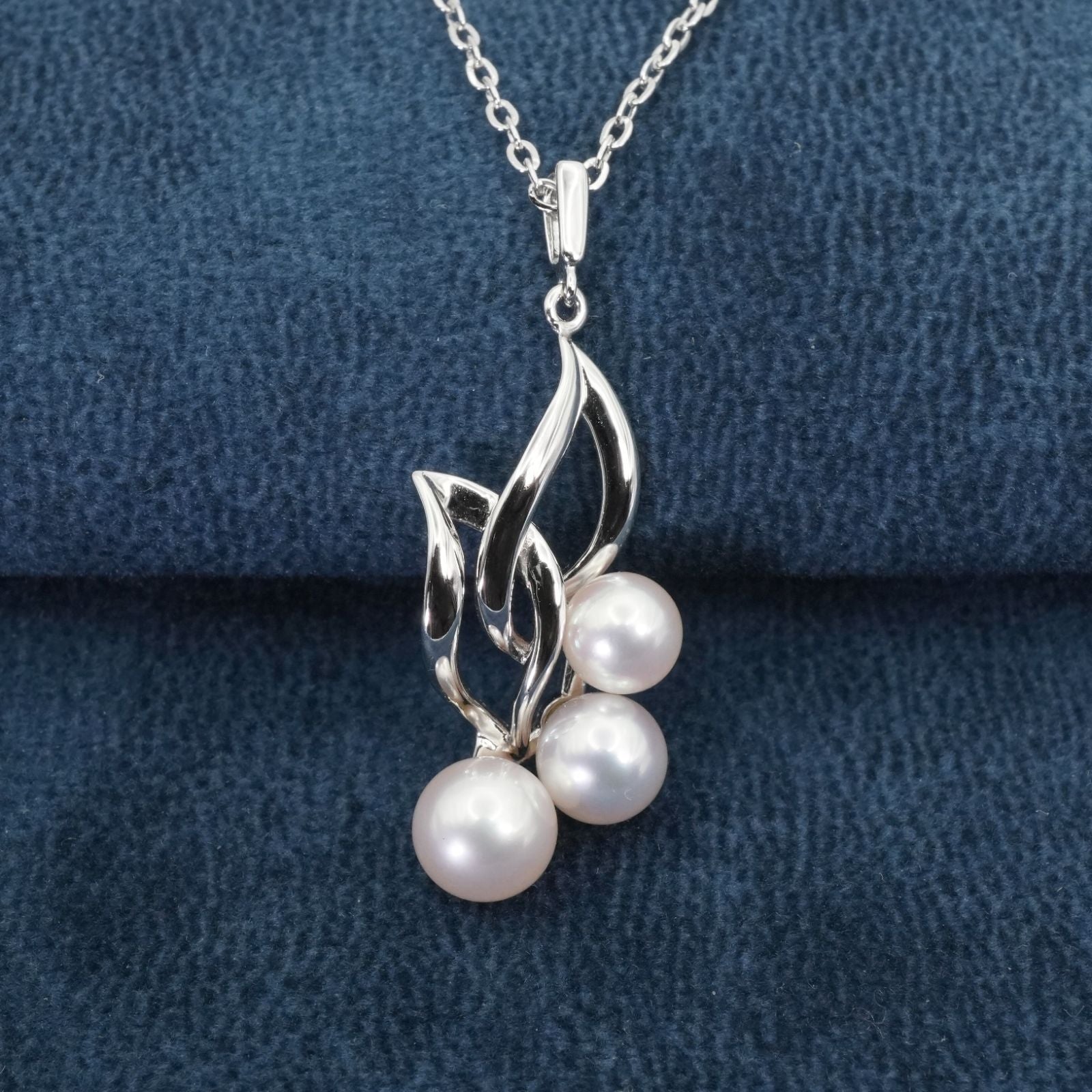 Mikimoto baby pearl silver necklace model 26-0306 with delicate silver chain and lustrous pearl pendant