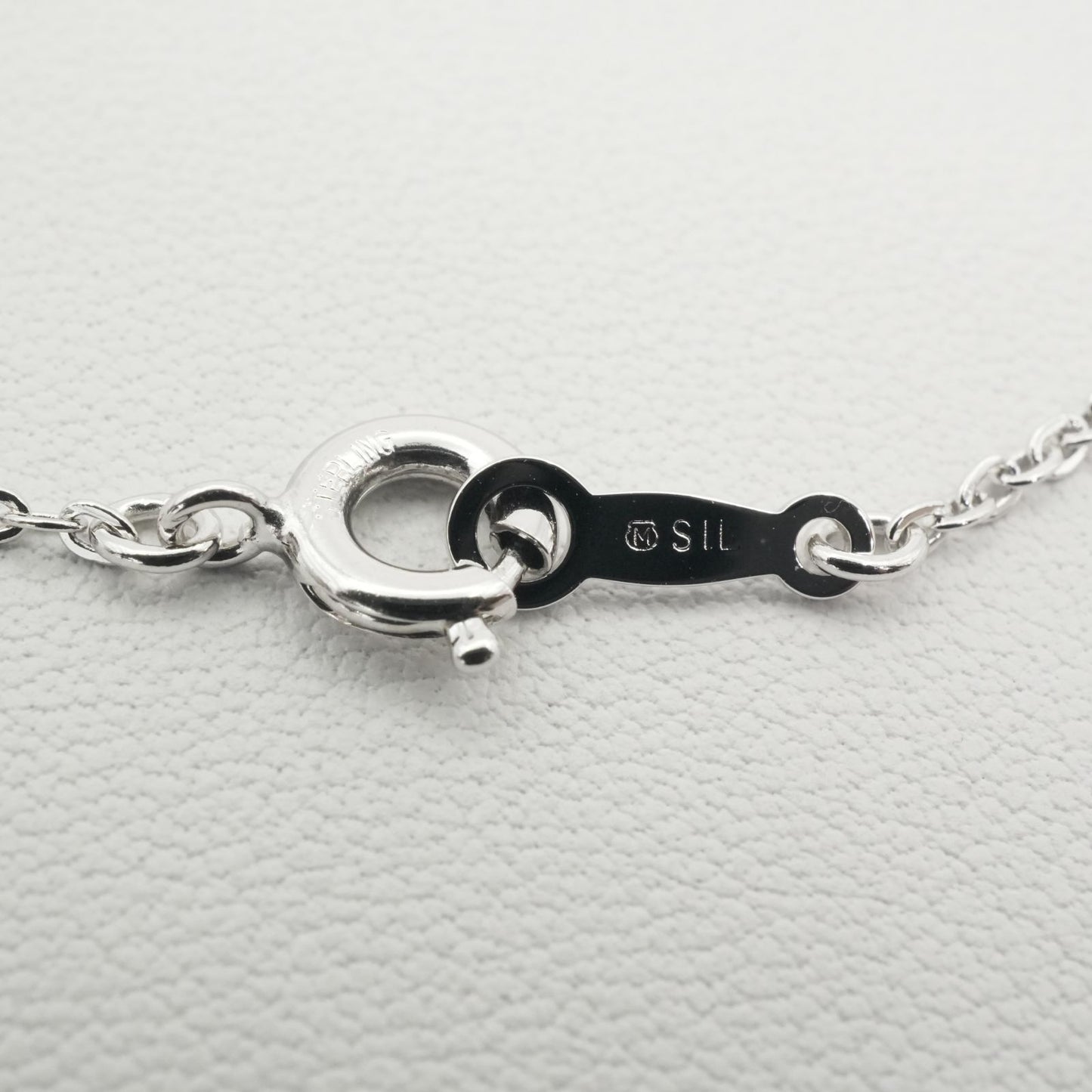 Mikimoto silver necklace featuring a single Akoya pearl pendant, model 26-0123 in excellent used condition