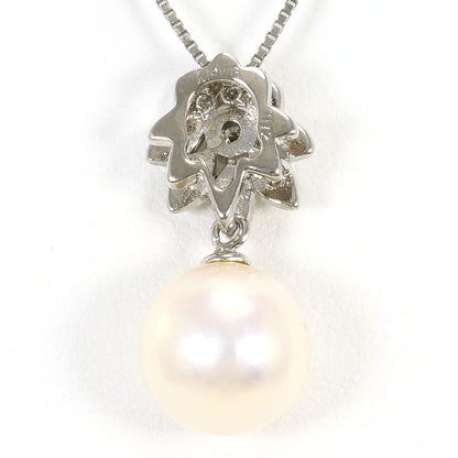 K18 white gold necklace with Akoya pearl and 0.12 ct diamond pendant on 45cm chain