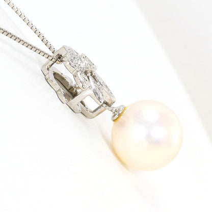 K18 white gold necklace with Akoya pearl and 0.12 ct diamond pendant on 45cm chain