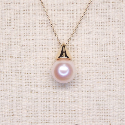 Pearl necklace with 8.2mm Akoya pearl and K18 gold chain featuring a triangle hat pendant