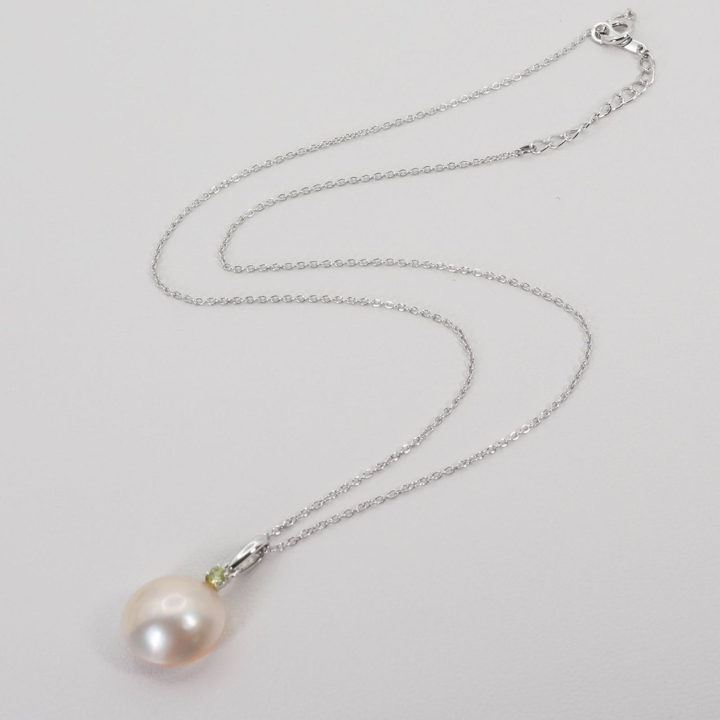 Tasaki silver necklace with Mabe pearl and green peridot gemstone model 26-0184