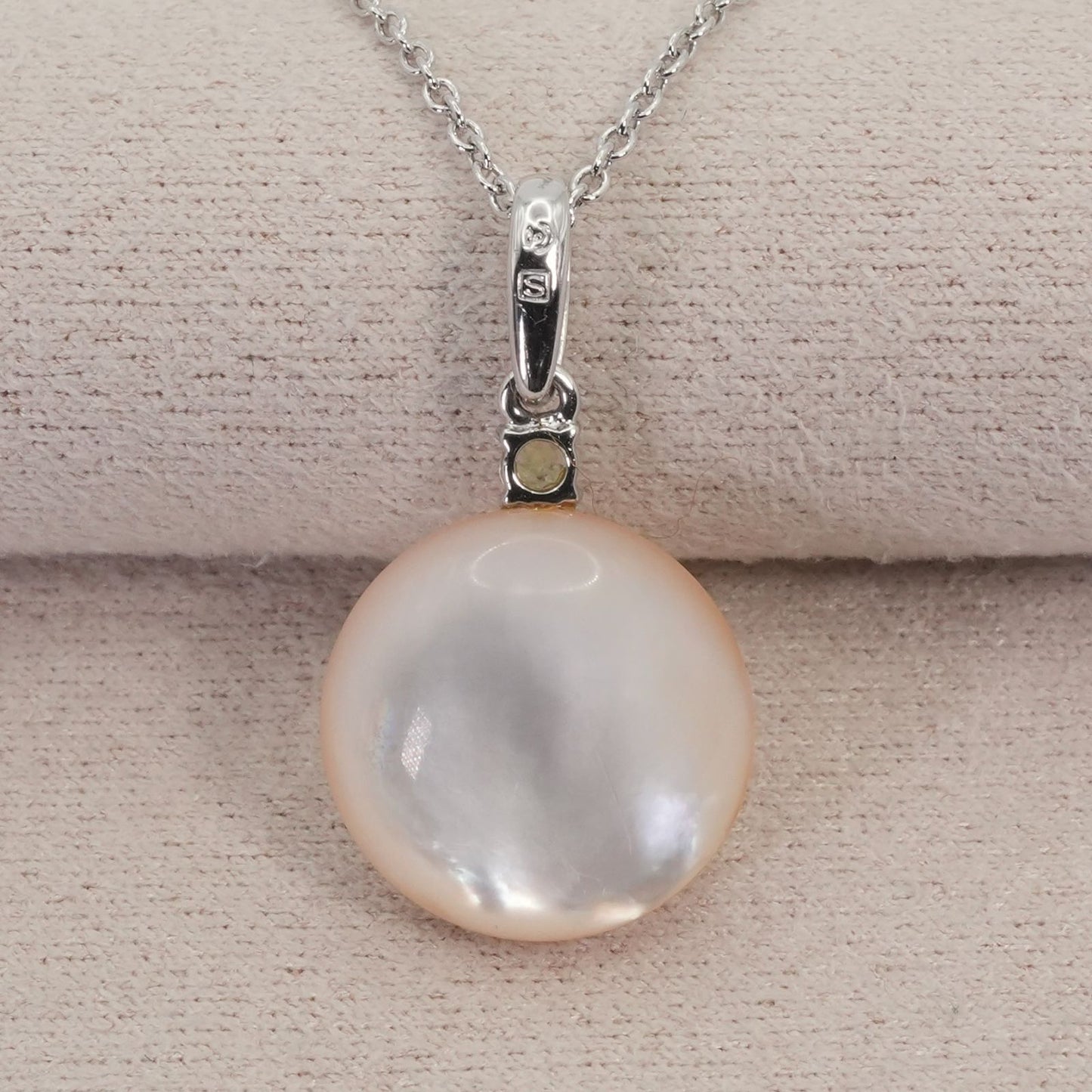 Tasaki silver necklace with Mabe pearl and green peridot gemstone model 26-0184
