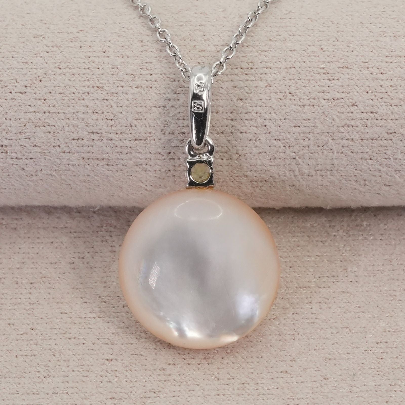 Tasaki silver necklace with Mabe pearl and green peridot gemstone model 26-0184