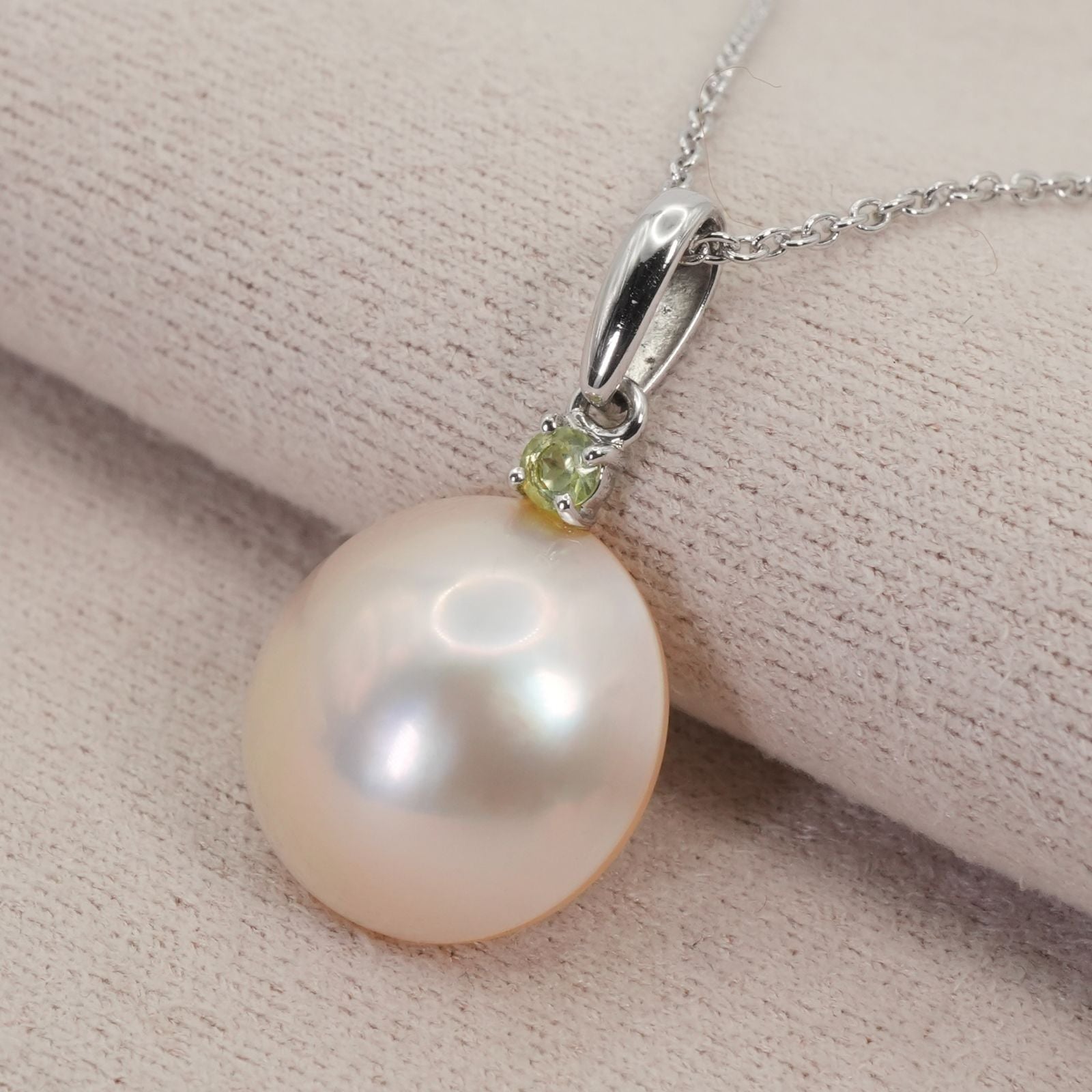Tasaki silver necklace with Mabe pearl and green peridot gemstone model 26-0184
