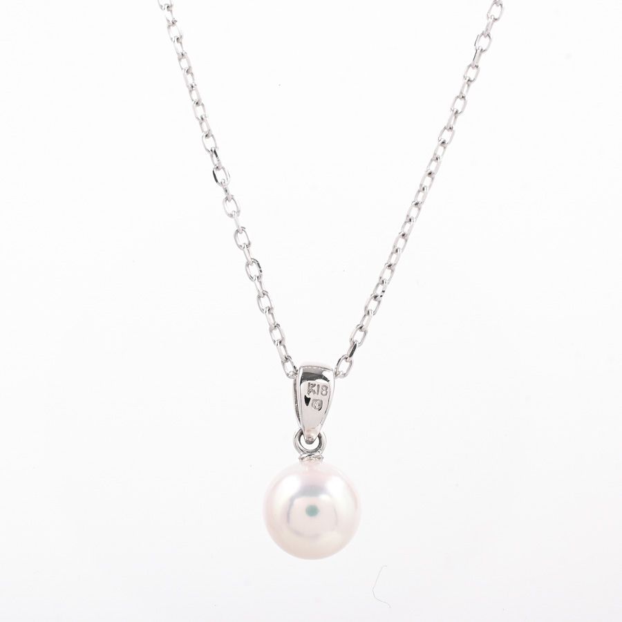 Mikimoto pearl necklace with 7.4mm white pearls on a 40cm silver chain