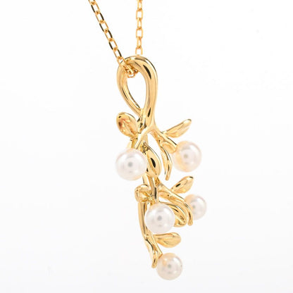 Mikimoto Pearl Necklace with 39/43 cm chain and 3.7-4.6 mm pearls featuring a 16x30 mm charm