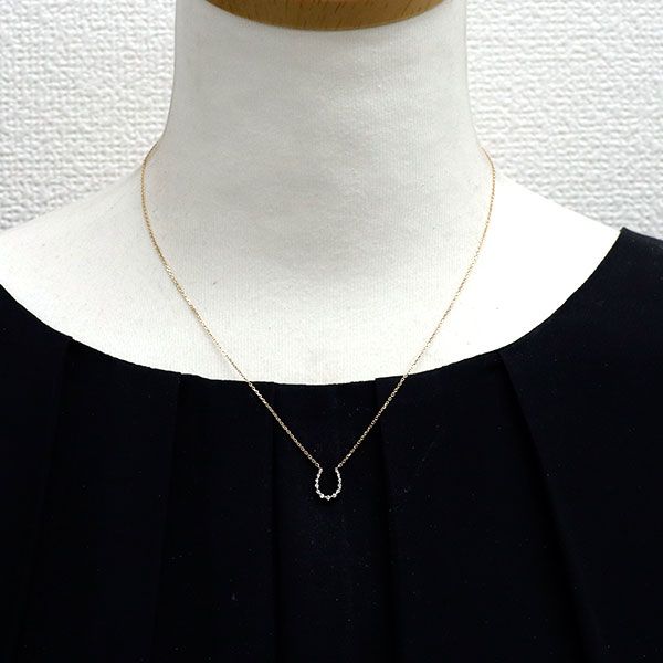 Agete K10YG diamond pendant necklace with 0.09ct center diamond and horseshoe design on 41cm chain