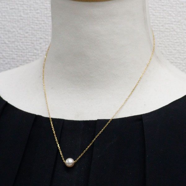 Mikimoto K18YG Akoya pearl pendant necklace featuring a single 7.8mm pearl on a 43cm yellow gold chain