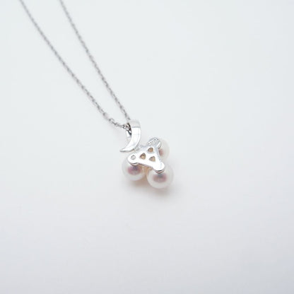 Mikimoto Akoya pearl diamond pendant necklace in white gold with 5.1mm pearls on 40cm chain with inner box