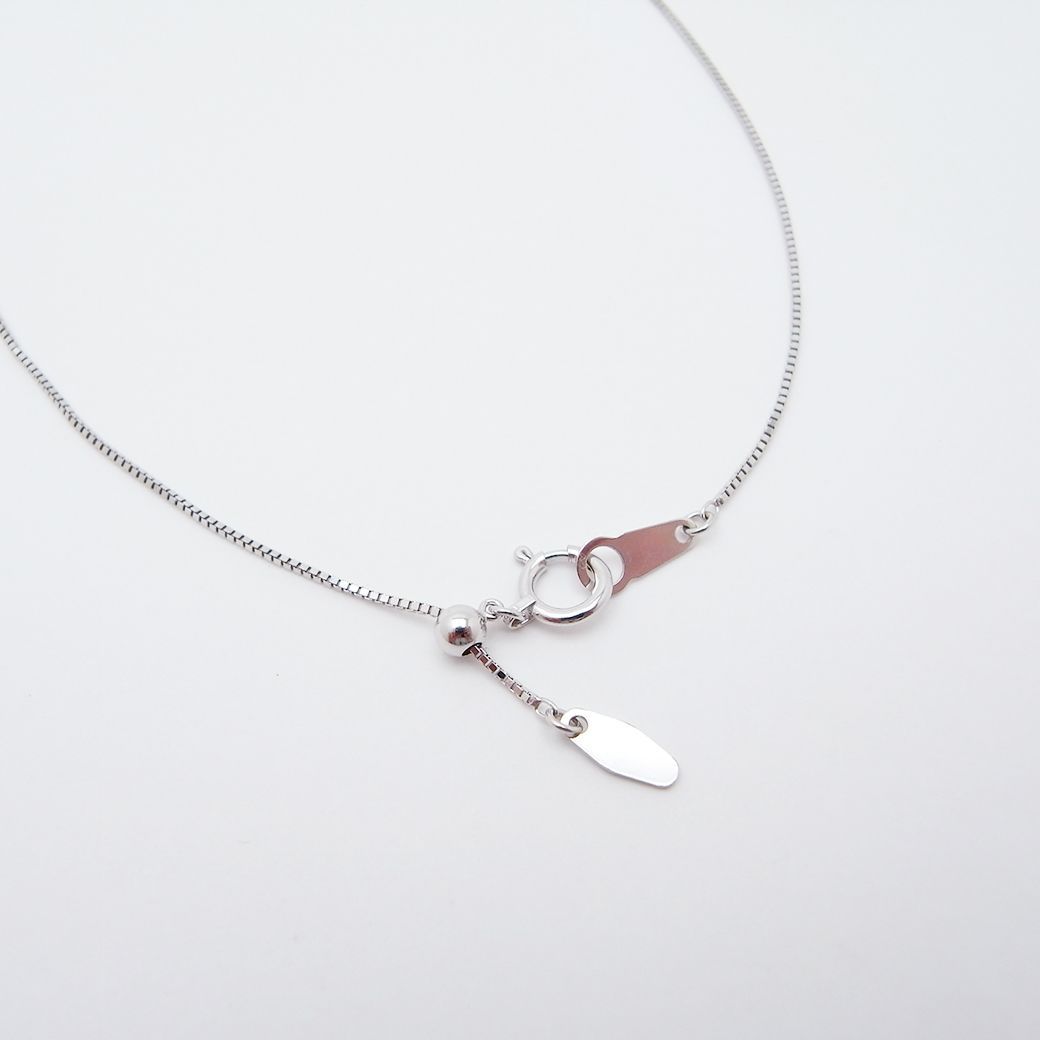 Oyster Pearl Diamond Pendant Necklace in white gold with 8.9mm pearl and 0.13ct diamond on 45cm chain