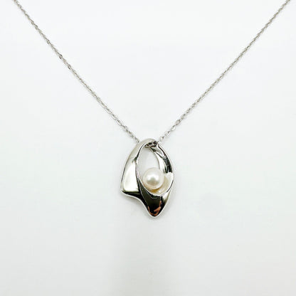 Pearl silver necklace approximately 39cm with SV925 silver chain and 5.2mm round pearl pendant
