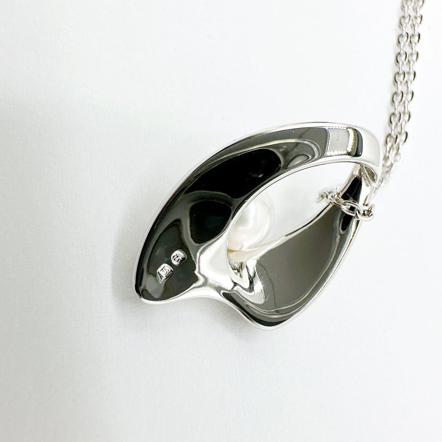 Pearl silver necklace approximately 39cm with SV925 silver chain and 5.2mm round pearl pendant