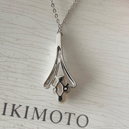 024 Mikimoto Silver Pearl Necklace featuring a silver chain with a single lustrous pearl pendant 40 cm long