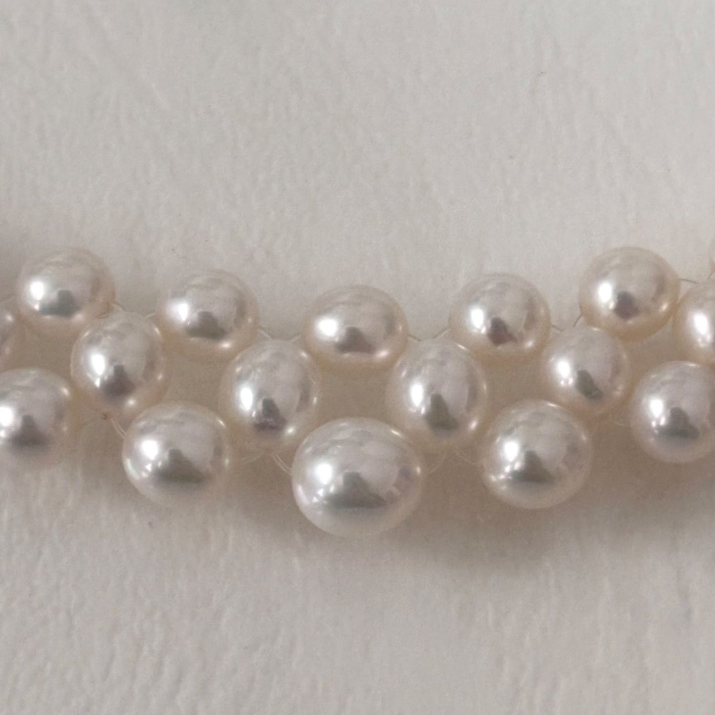 334 Tasaki Silver Pearl Necklace with 41.5 cm length made of silver elegant jewelry piece