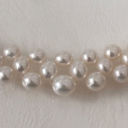 334 Tasaki Silver Pearl Necklace with 41.5 cm length made of silver elegant jewelry piece