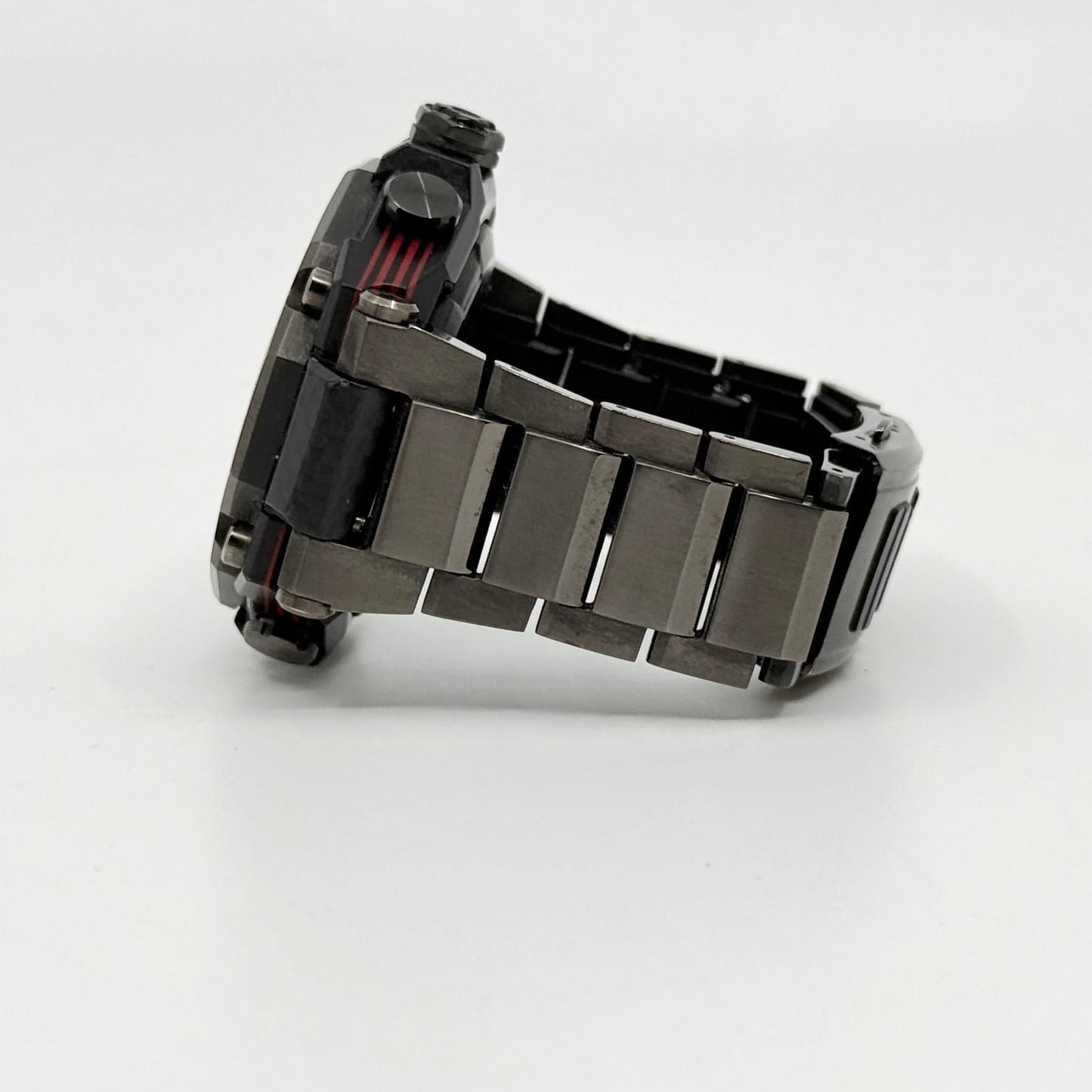 CASIO MTG-B2000YBD-1AJF Solar Men's Watch — Japanese