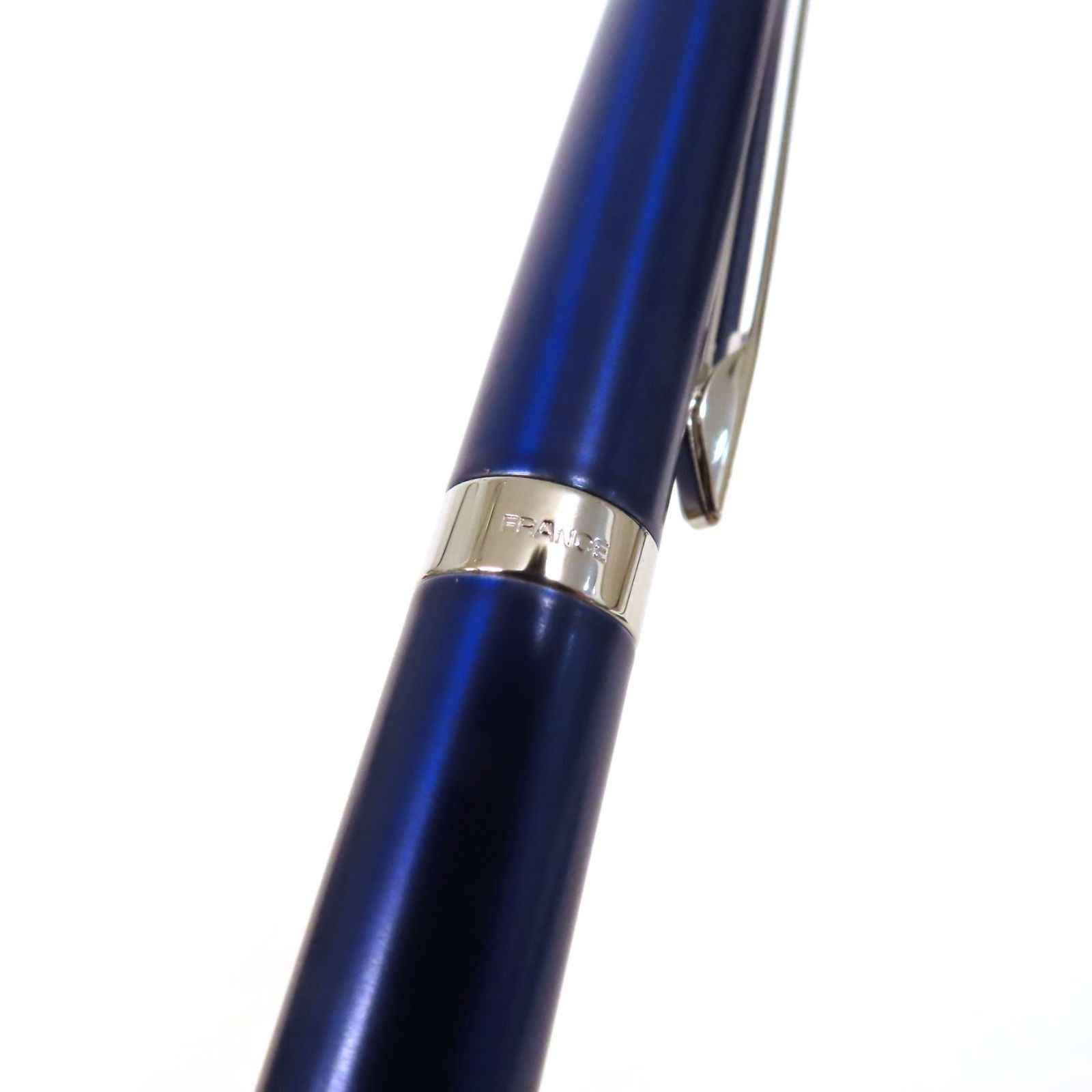 Waterman Metropolitan Essential Rotating Ballpoint Pen with sleek design and black finish, 13 cm in length