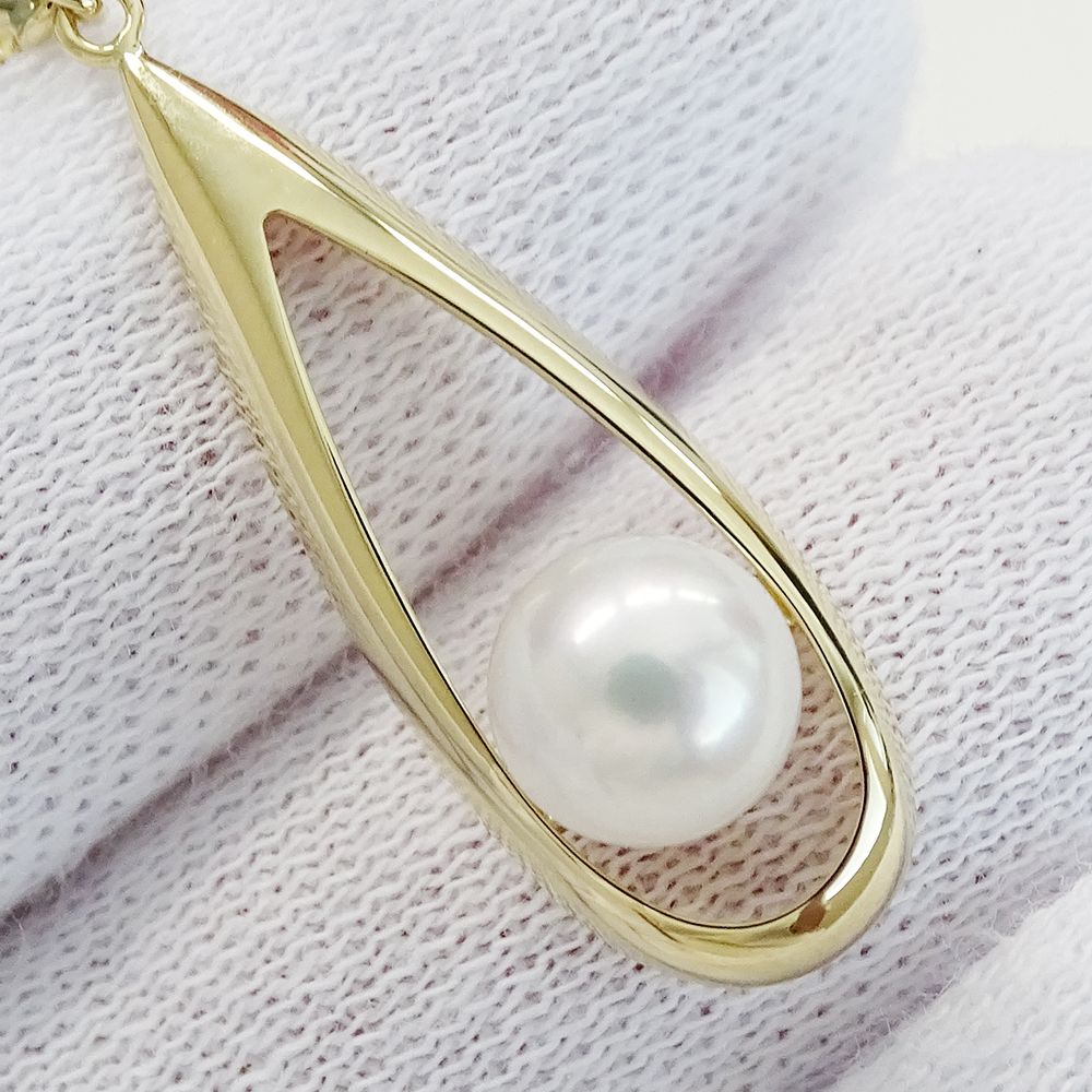 Mikimoto ladies necklace in yellow gold with a 6.7mm pearl pendant and 40cm chain