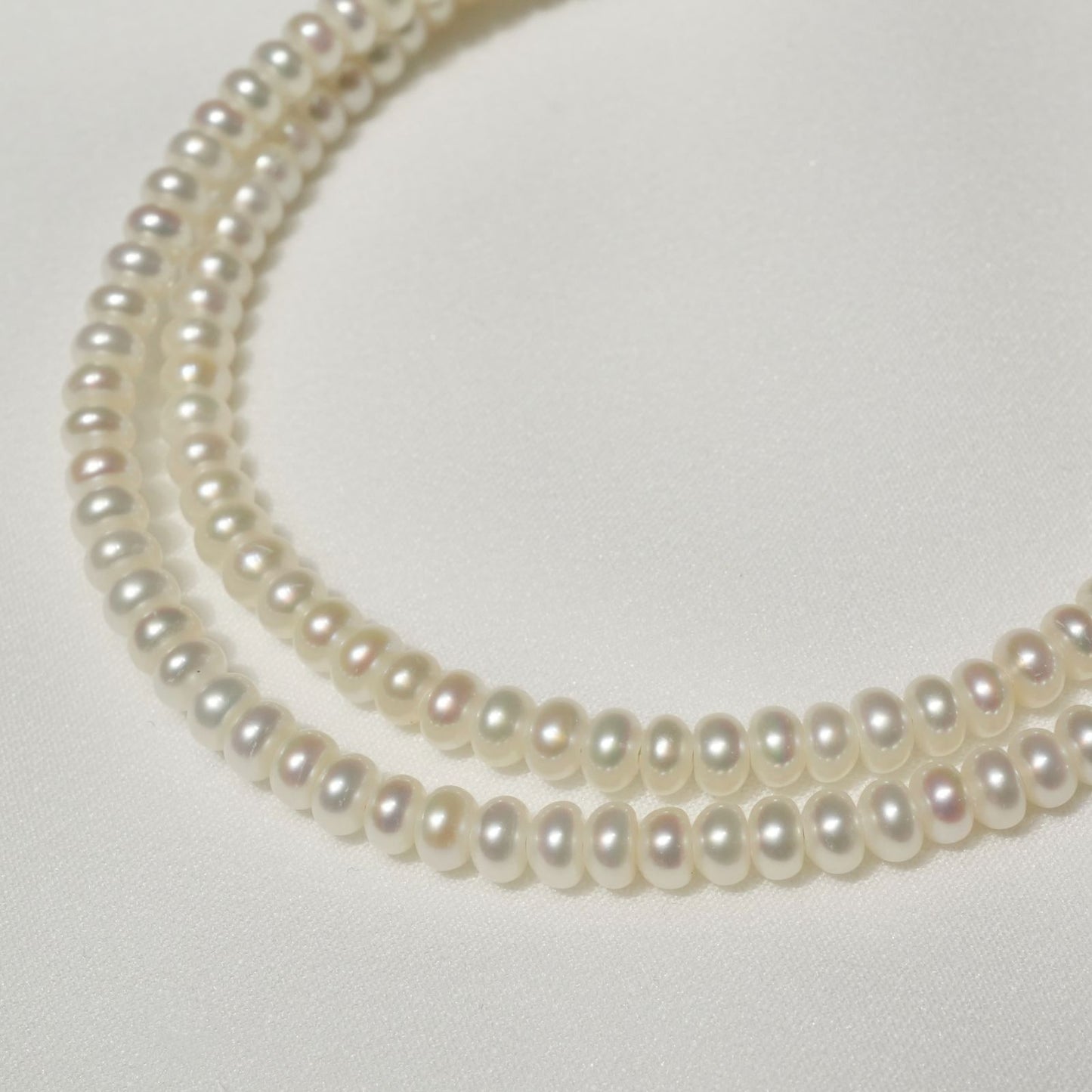 Mikimoto Perleta K18 baby pearl necklace with gold chain in excellent condition