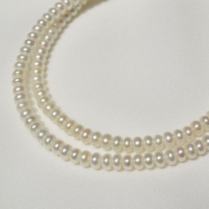 Mikimoto Perleta K18 baby pearl necklace with gold chain in excellent condition