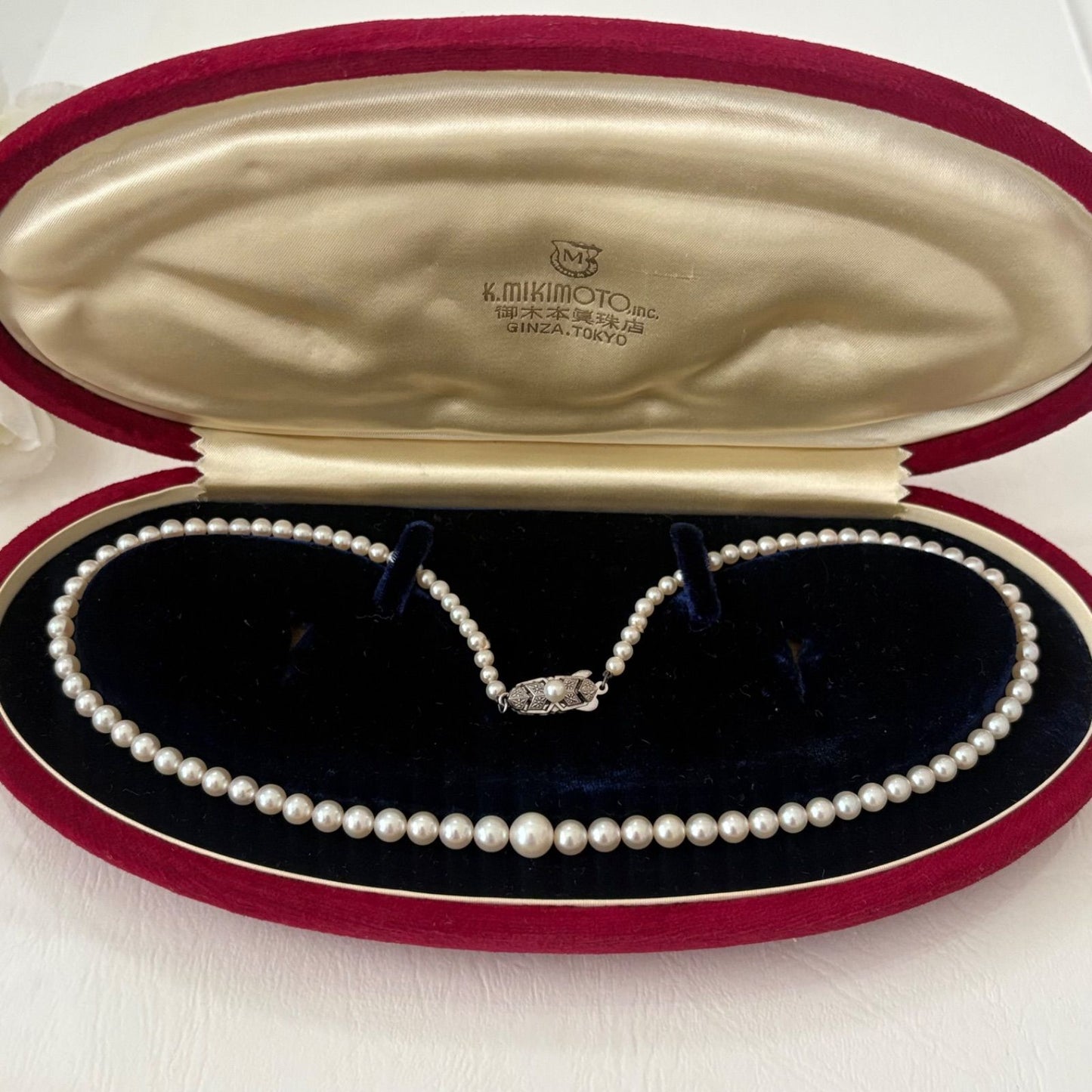 399 Mikimoto silver pearl necklace with gradient 3.7-7.4mm pearls on a 45.5cm silver chain