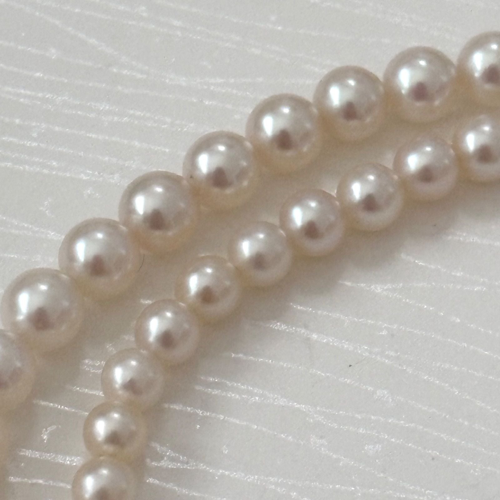 399 Mikimoto silver pearl necklace with gradient 3.7-7.4mm pearls on a 45.5cm silver chain