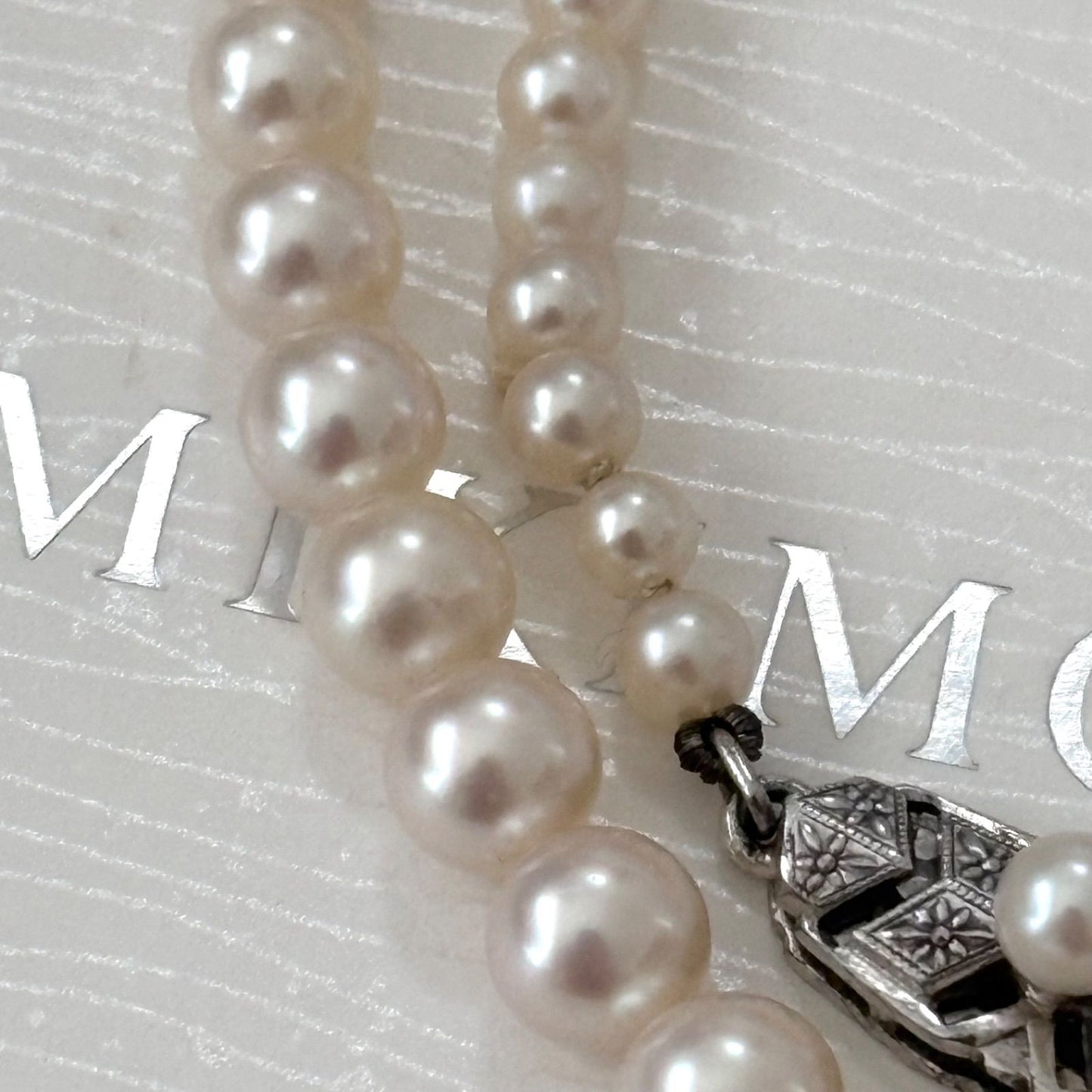 399 Mikimoto silver pearl necklace with gradient 3.7-7.4mm pearls on a 45.5cm silver chain