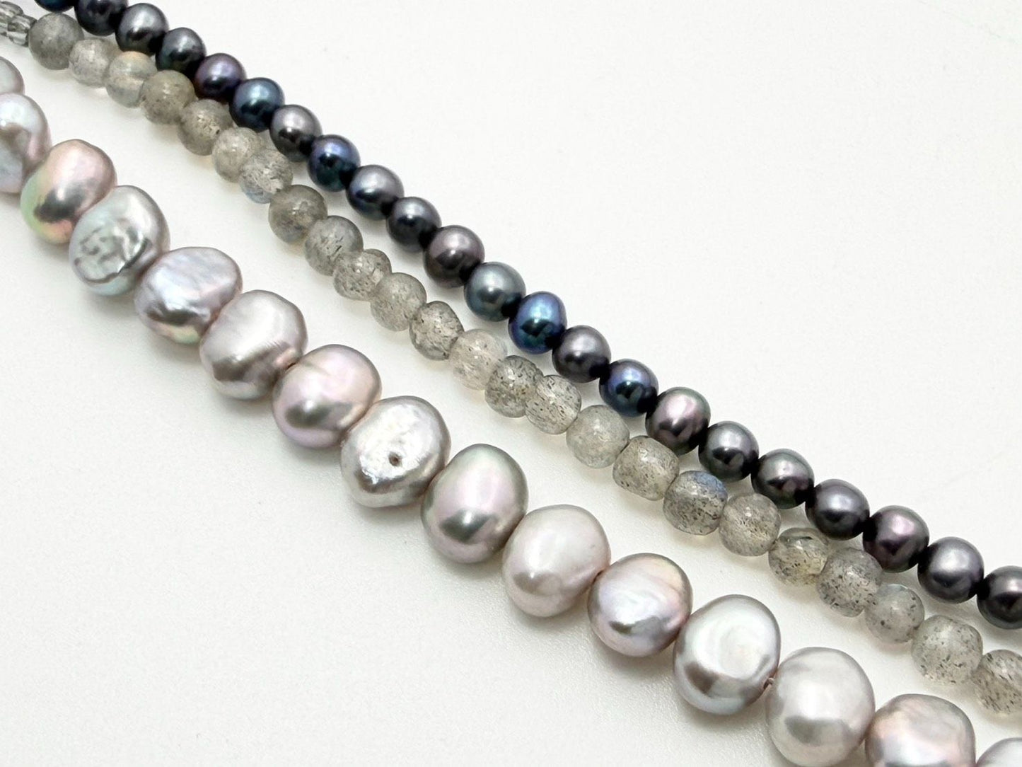 Agate silver three-row necklace with baroque freshwater pearls and labradorite stones, length 36-40 cm