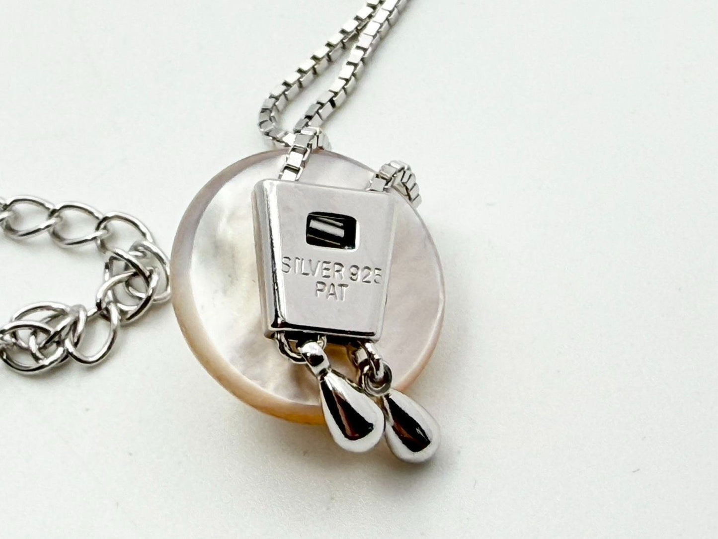Tasaki Pearl silver bead Y-shape lariat Venetian chain necklace with a 1.56 cm diameter top pendant