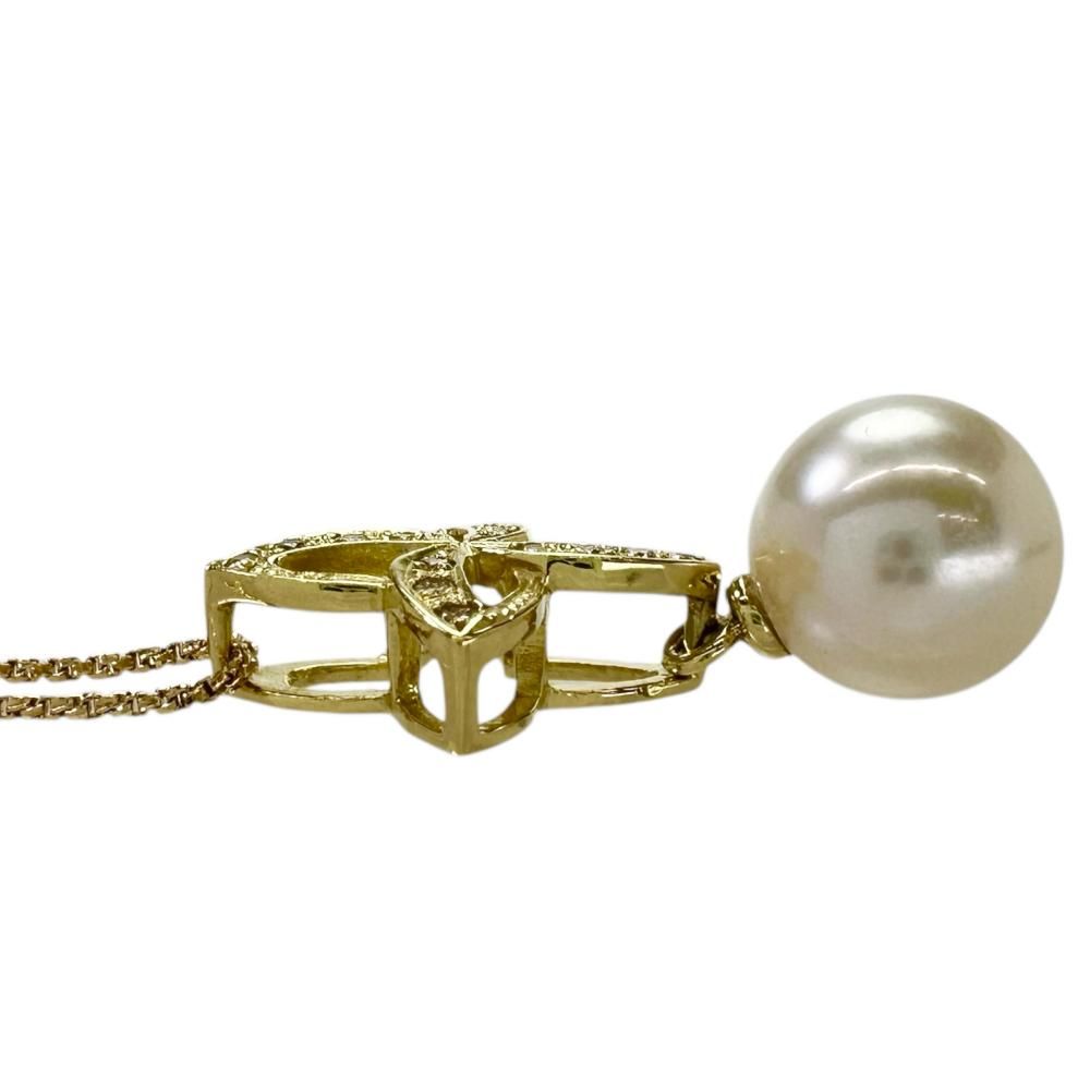 Akoya pearl 9.0mm diamond necklace set in 18K gold with 45cm chain shown on white background