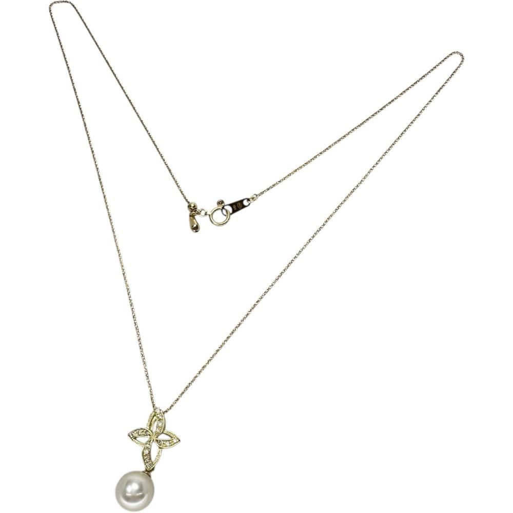 Akoya pearl 9.0mm diamond necklace set in 18K gold with 45cm chain shown on white background