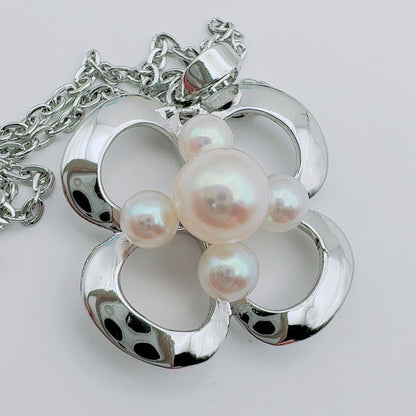 MIKIMOTO silver necklace with 2 cm pendant and 6-3 mm pearls on a 41 cm chain