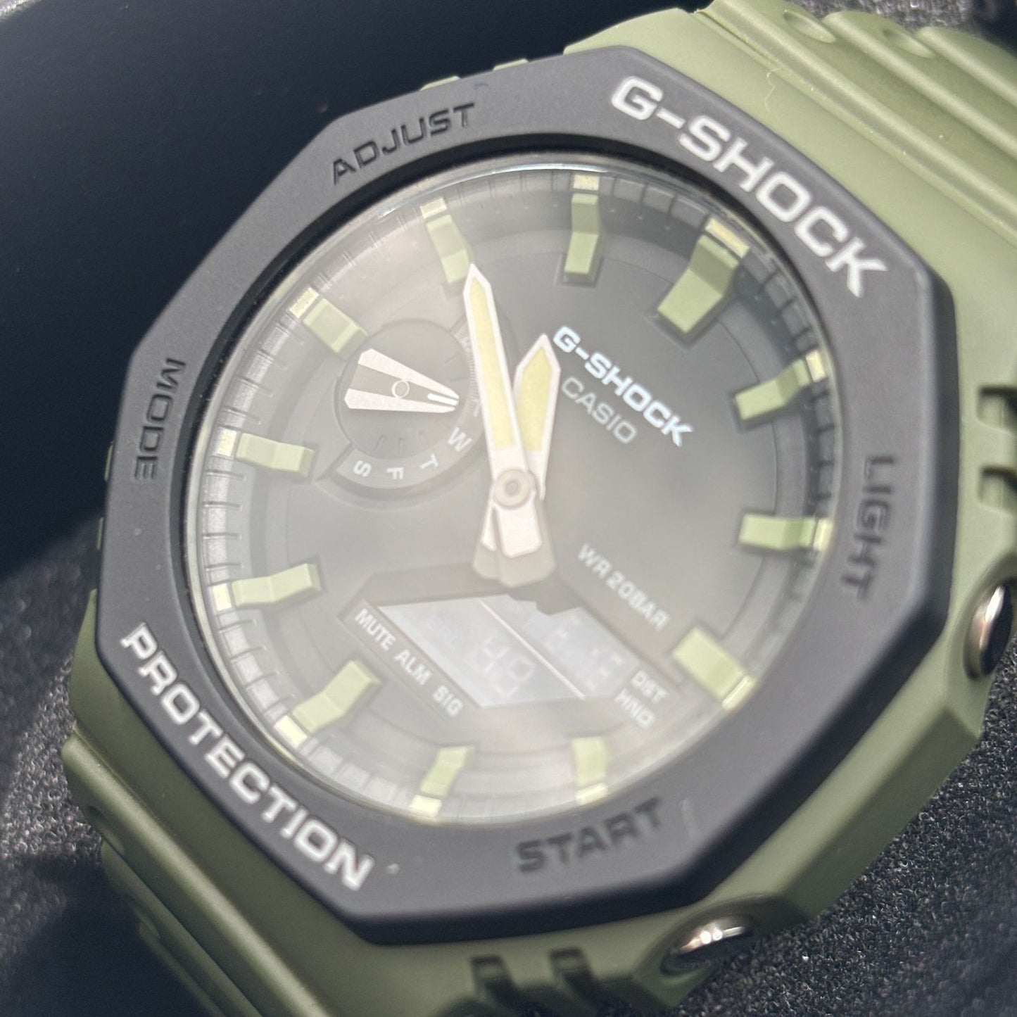 CASIO GA-2110SU-3AJF Quartz Men's Watch — Japanese
