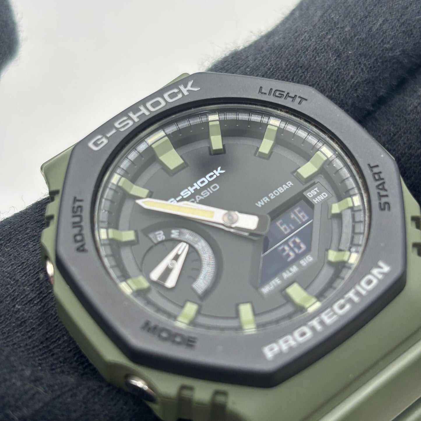 CASIO GA-2110SU-3AJF Quartz Men's Watch — Japanese