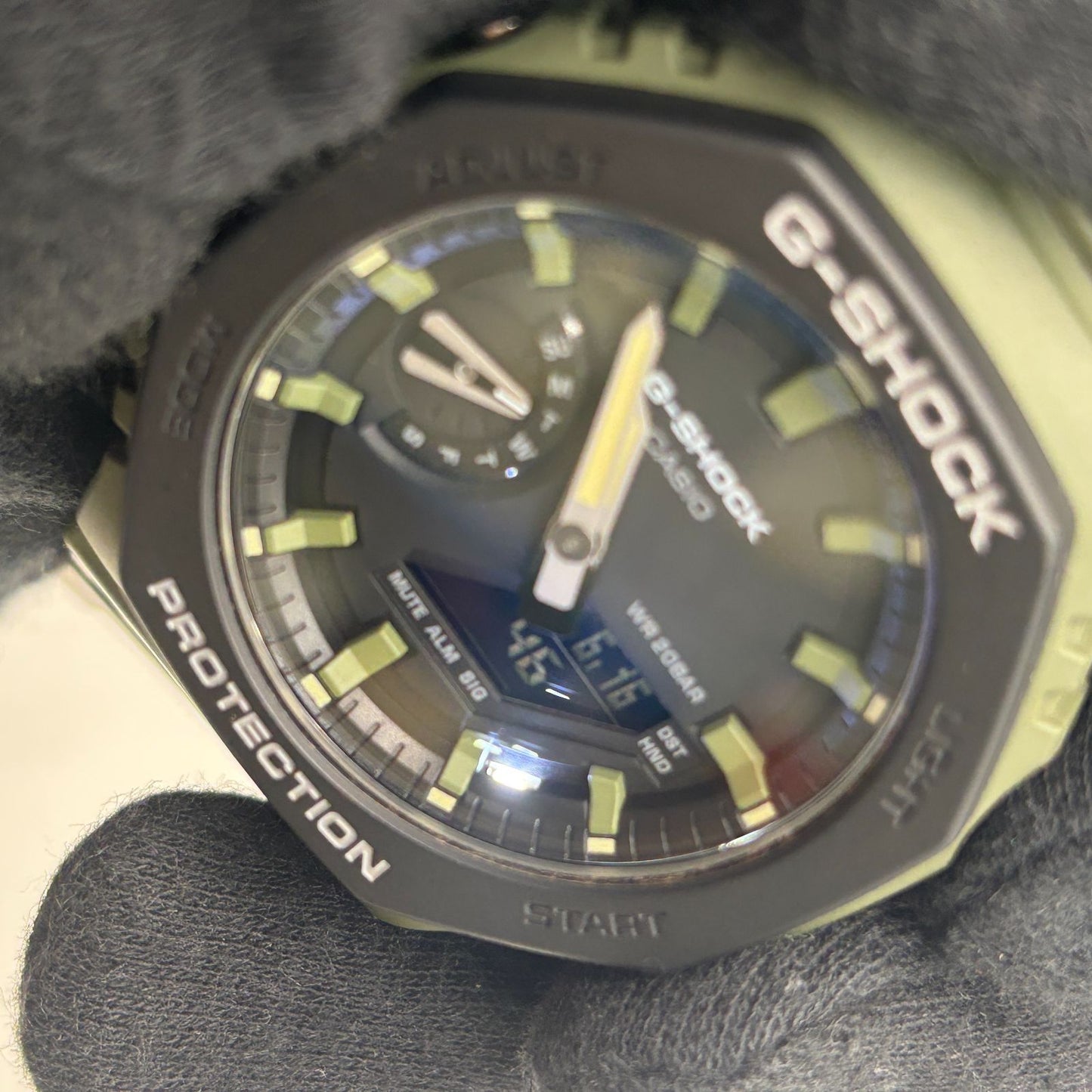 CASIO GA-2110SU-3AJF Quartz Men's Watch — Japanese
