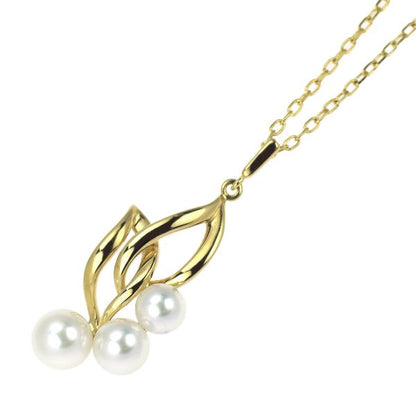 Mikimoto K18YG Akoya pearl pendant necklace with three round milky white pearls on a 40 cm gold chain