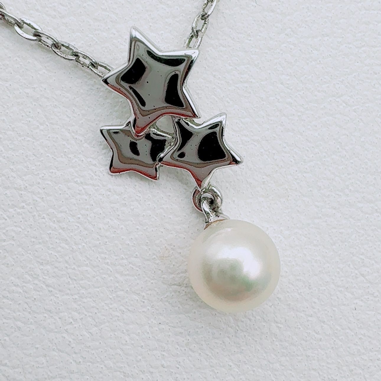 Mikimoto necklace with a 5.9mm pearl pendant on a 40cm silver chain