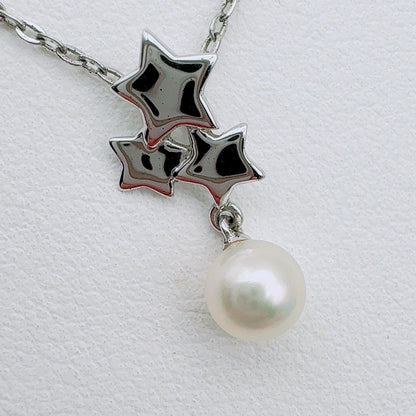 Mikimoto necklace with a 5.9mm pearl pendant on a 40cm silver chain