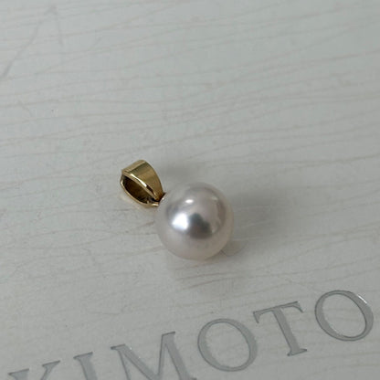453 Mikimoto necklace featuring a 7.8mm pearl set in K14 gold top