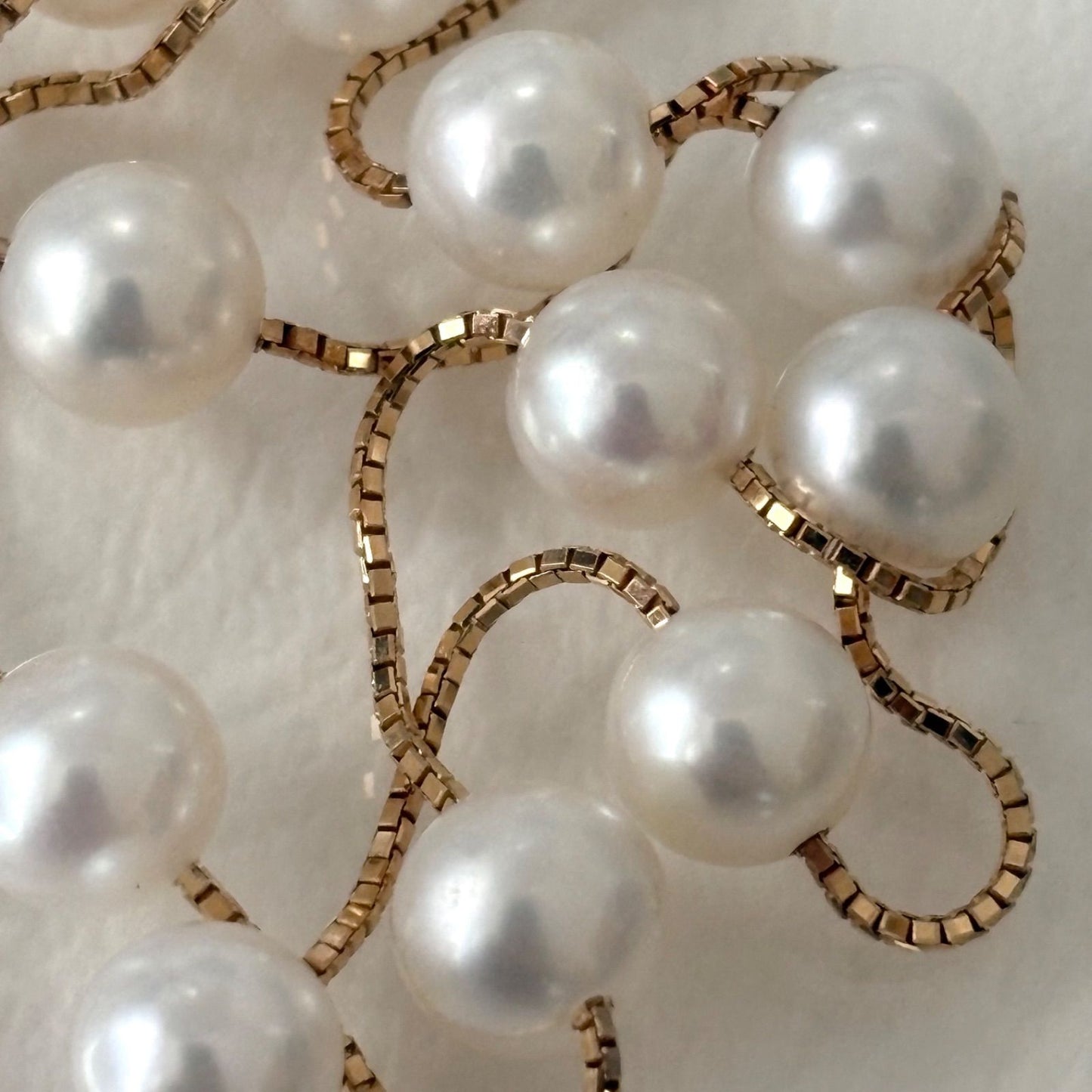 Tasaki K18 pearl necklace with 16 round beads, 44.5cm slide chain, pearls sized 6.5-7.0mm