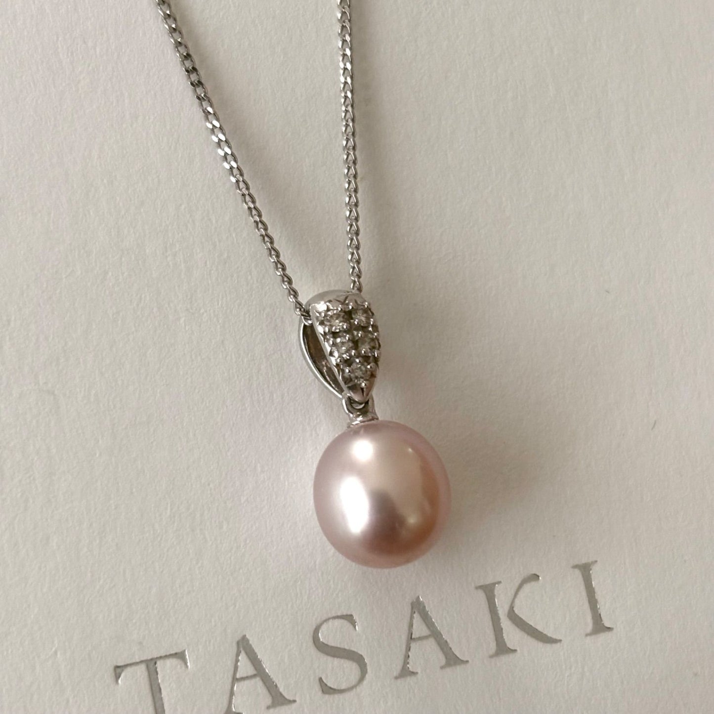 238Tasaki necklace featuring K18 gold, Pt850 platinum chain, pearl and diamond pendant, 40 cm length