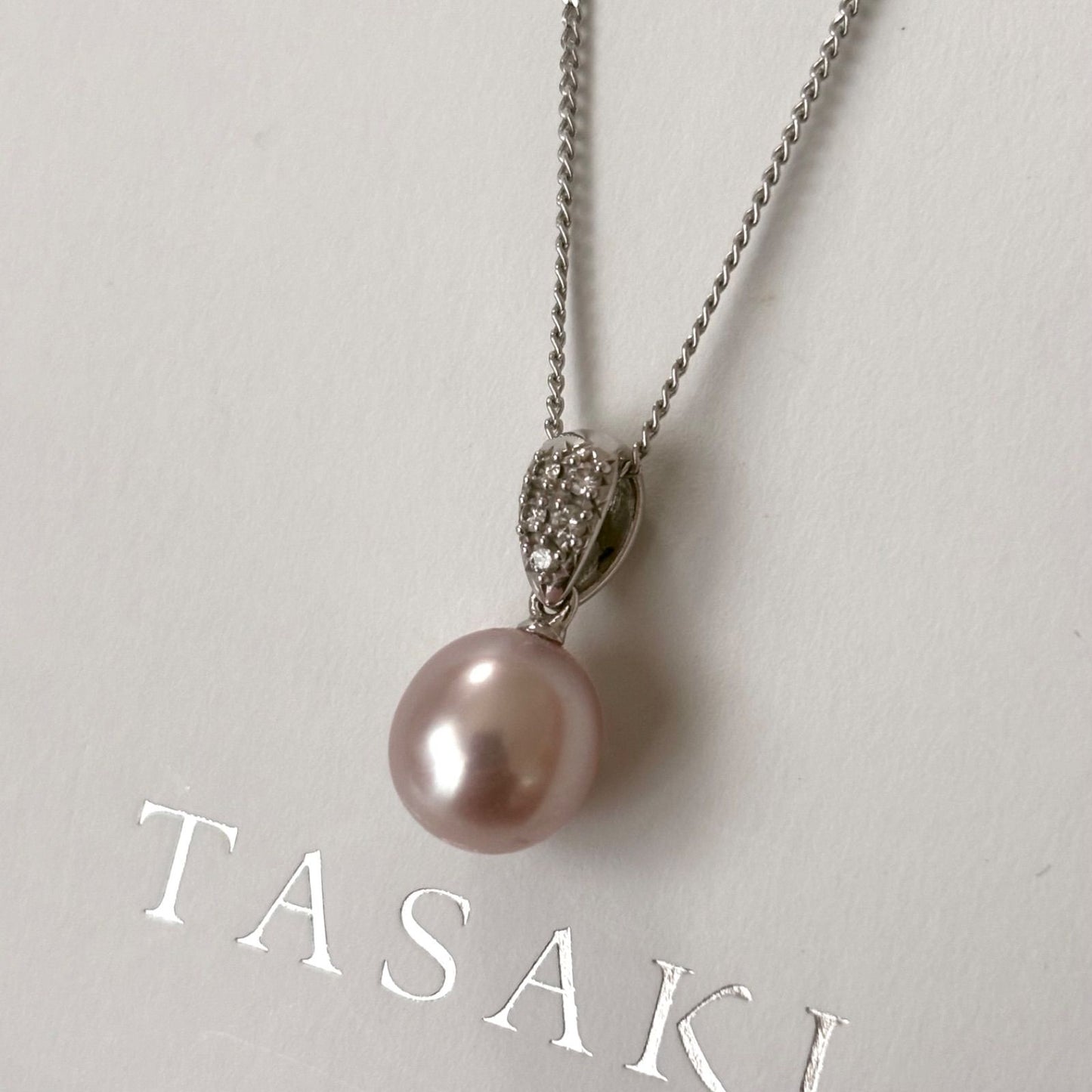 238Tasaki necklace featuring K18 gold, Pt850 platinum chain, pearl and diamond pendant, 40 cm length