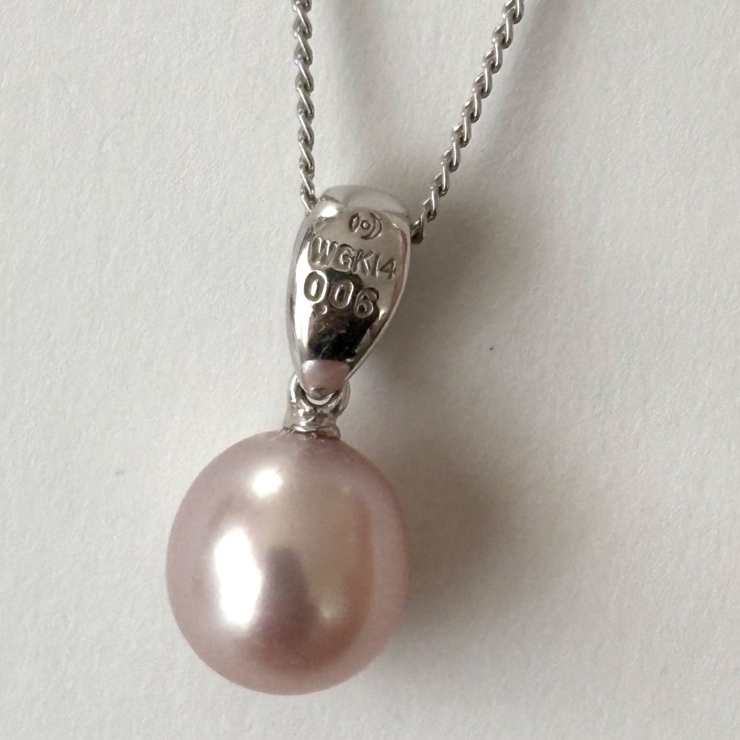 238Tasaki necklace featuring K18 gold, Pt850 platinum chain, pearl and diamond pendant, 40 cm length