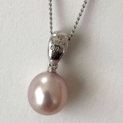 238Tasaki necklace featuring K18 gold, Pt850 platinum chain, pearl and diamond pendant, 40 cm length