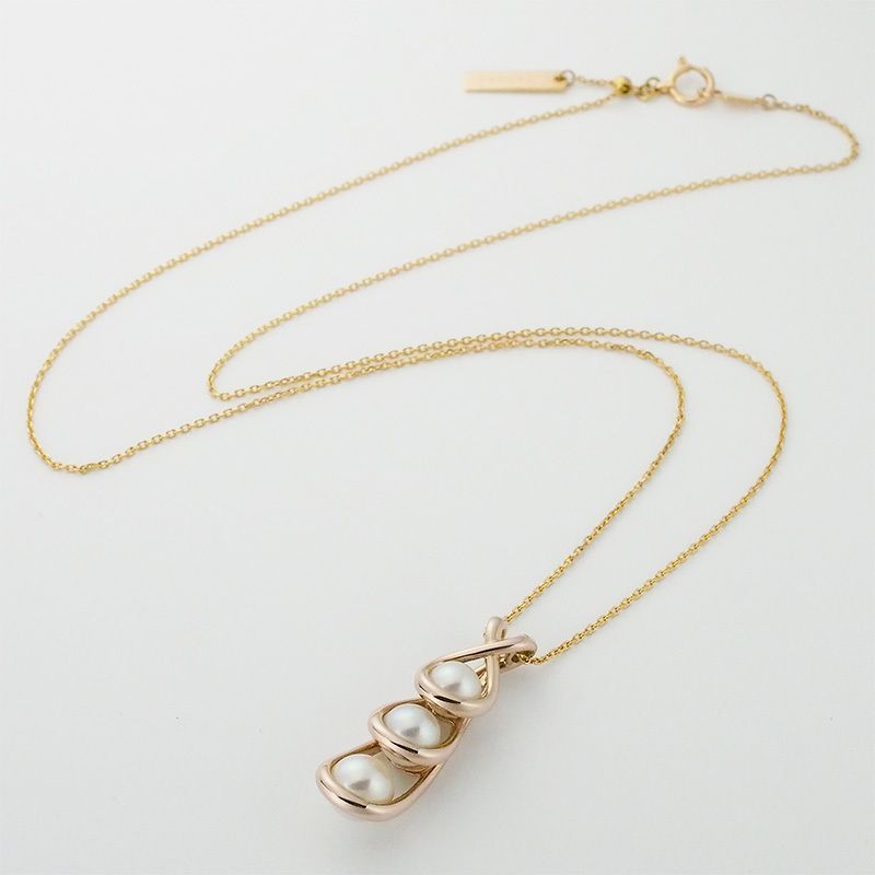 Tasaki K18 Sakura gold necklace featuring three pearls and a 46.8 cm chain with Sakura motif pendant