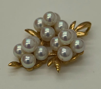 TASAKI Pearls grape motif pendant top in K14 yellow gold featuring a baby Akoya pearl
